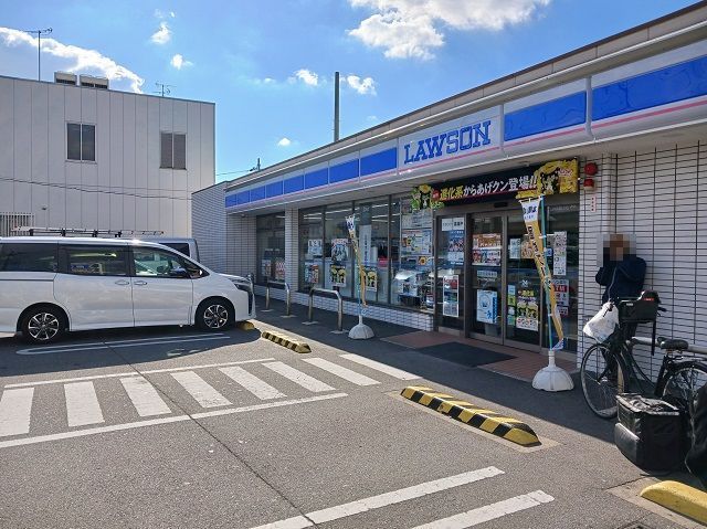 コンビニ　ローソン様（コンビニ）まで350m
