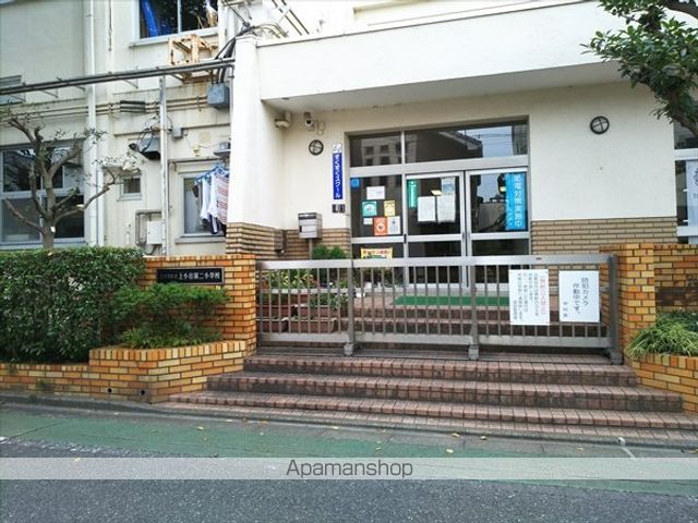 小学校　上小岩第二小学校（小学校）まで241m