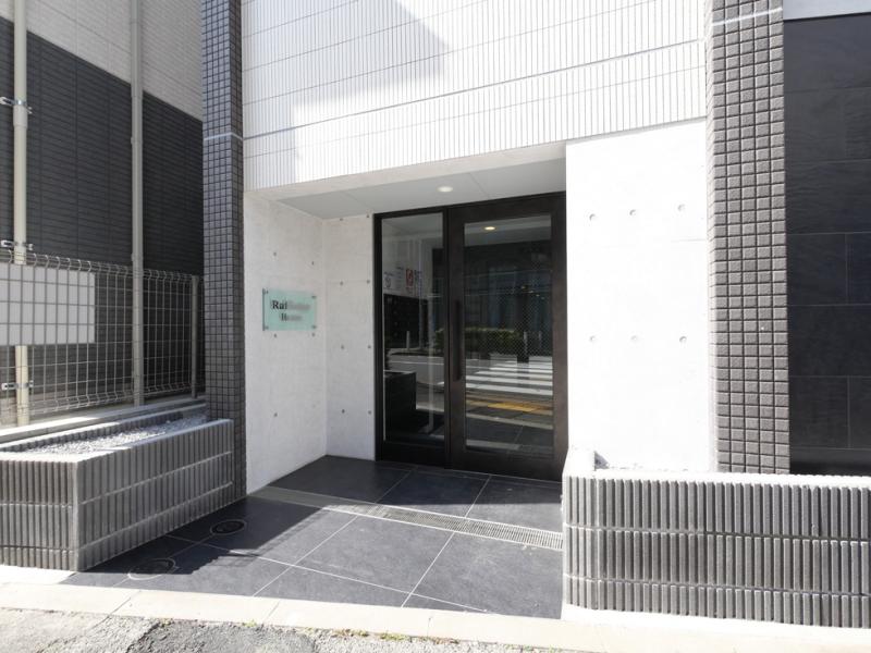 エントランス　清潔なエントランスです
