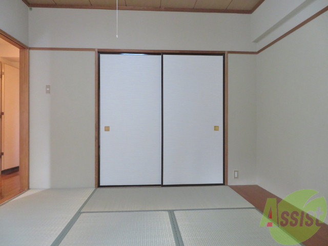 収納　和室の収納スペースです。中は後ほどおみせします*