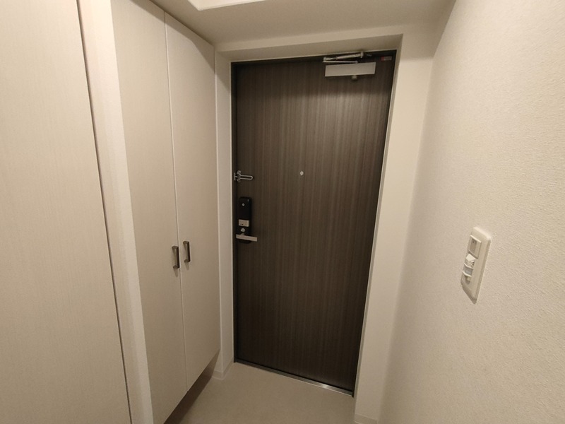 エスリード京橋アミュゼの玄関写真