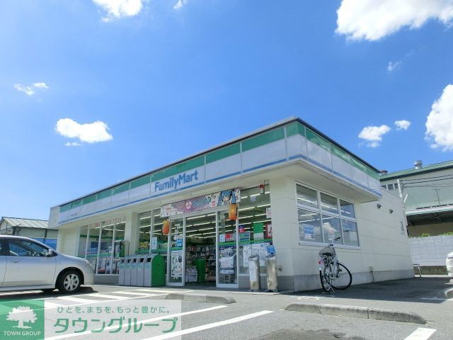 コンビニ　ファミリーマート（コンビニ）まで730m