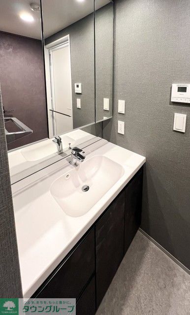 洗面設備　※写真は同タイプ住戸です。