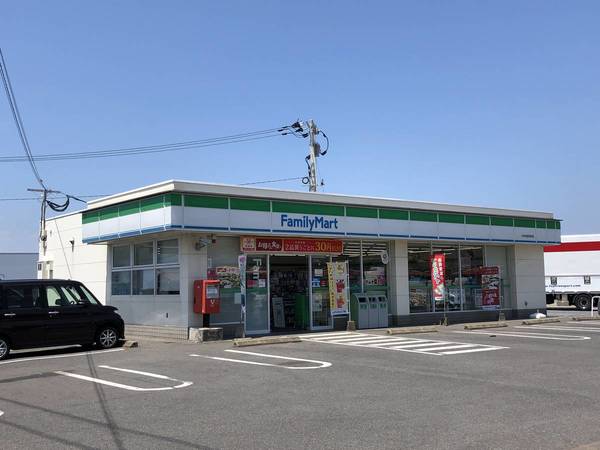 コンビニ　ファミリーマート大村松原本町店（コンビニ）まで268m