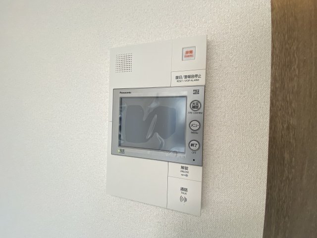 セキュリティ　モデル写真