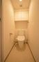 トイレ　落ち着いた色調のトイレです