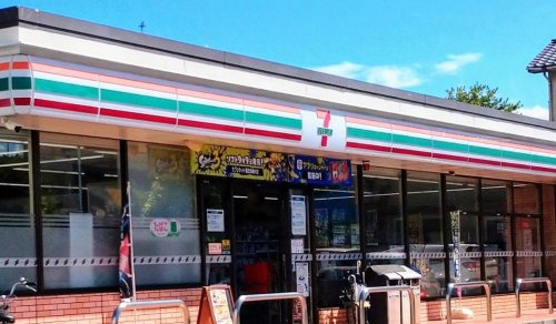コンビニ　セブンイレブン 枚方楠葉朝日3丁目店（コンビニ）まで502m