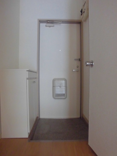 アヴニールNo2の玄関写真