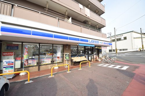 コンビニ　ローソンＬＡＷＳＯＮ＋スリーエフ戸塚名瀬町店（コンビニ）まで834m