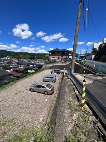 駐車場　家からすぐ近くに月極駐車場あり。月4 000円です。