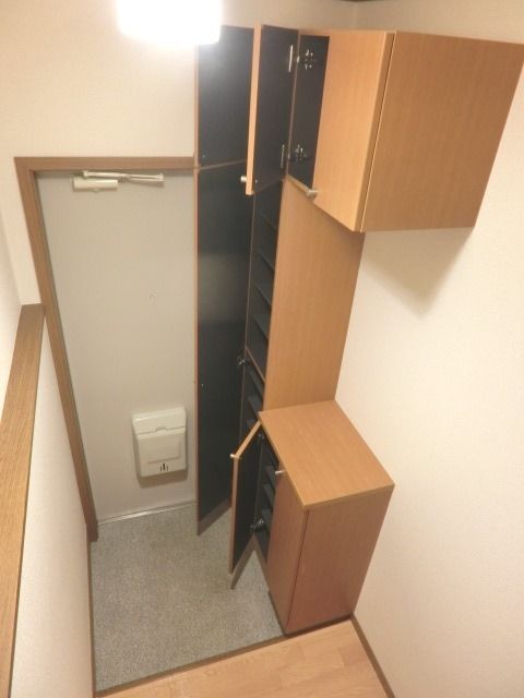 玄関　たっぷりシューズボックス