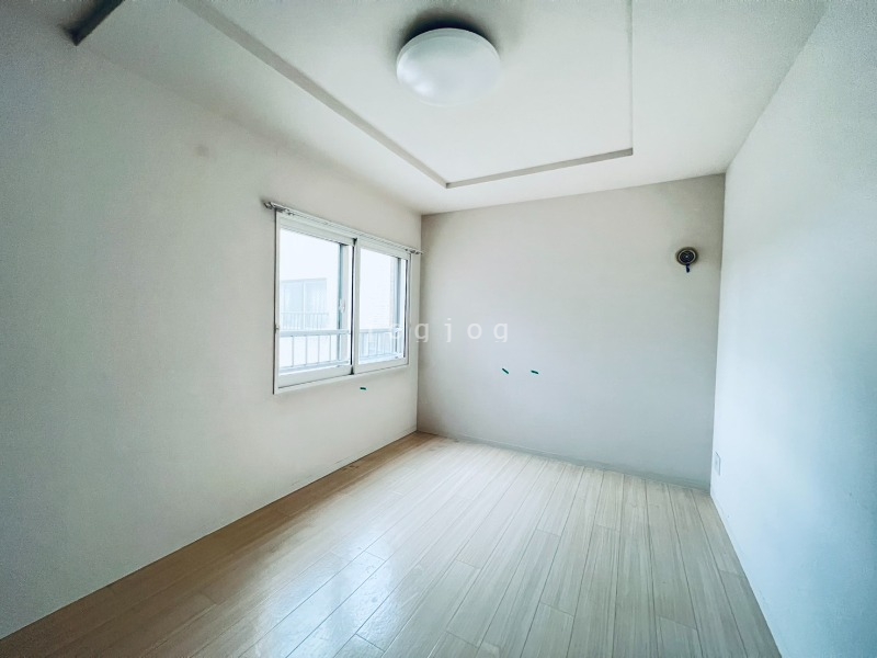 その他部屋・スペース　日当たりの良い明るいお部屋です。