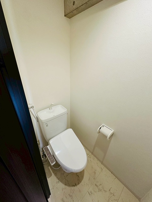 熊本市中央区 10階建 築19年のトイレ写真