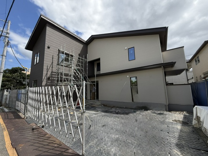 建物外観　建築中