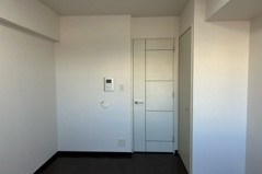 フェニックス新横濱エオールの居間写真