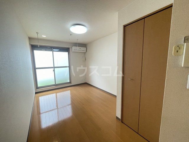 石川台レジデンスの居間写真