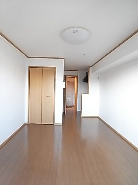 エバーグリーン本宿の居間写真