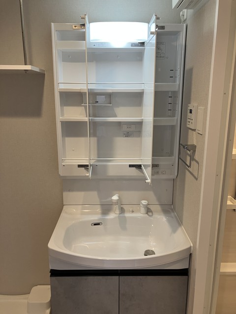 洗面設備　※写真は同タイプ住戸です。