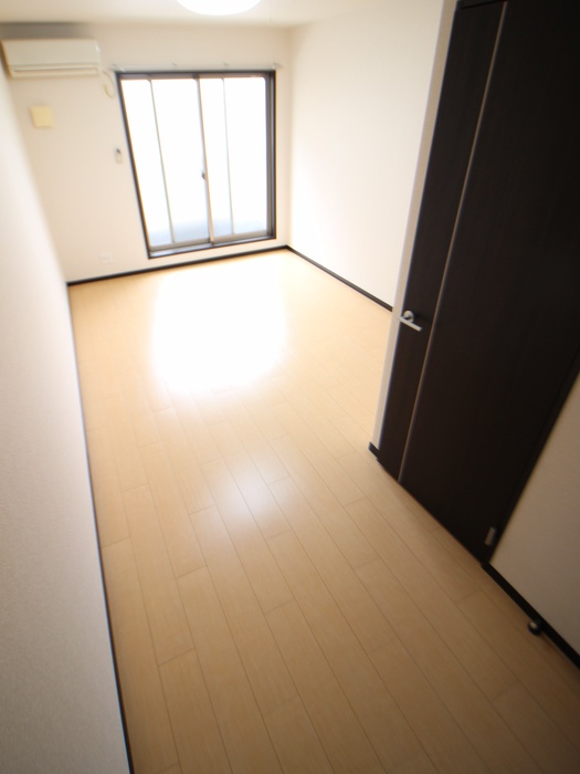 フジパレス吹田ウエストIII番館の居間写真
