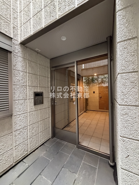 セキュリティ　入り口は安心のオートロック式です♪