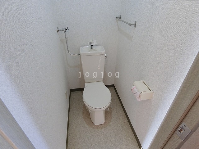トイレ　当社サービスセンターで温水洗浄便座の設置承ります★