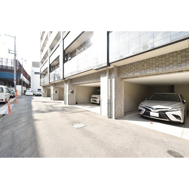 駐車場　駐車場に車を止められます