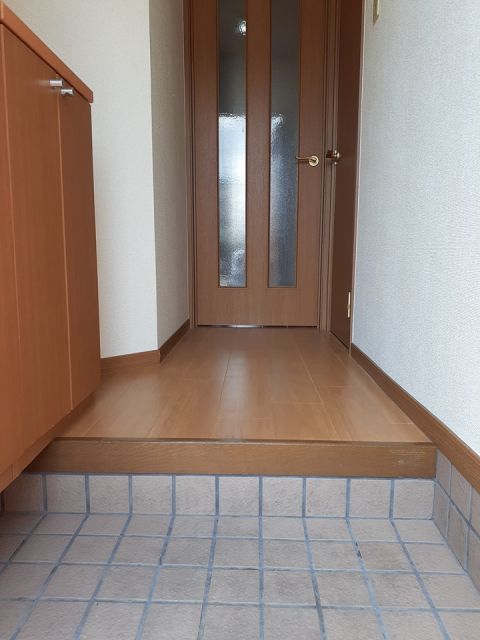 ジェミネス A棟の玄関写真