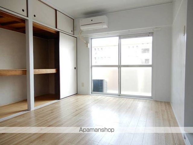 ビレッジハウス西町4号棟の居間写真