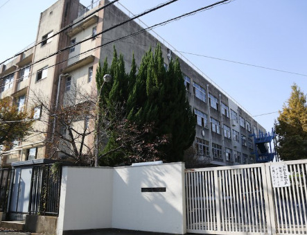 中学校　東大阪市立若江中学校（中学校）まで2333m