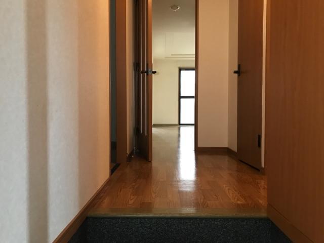 玄関　廊下
