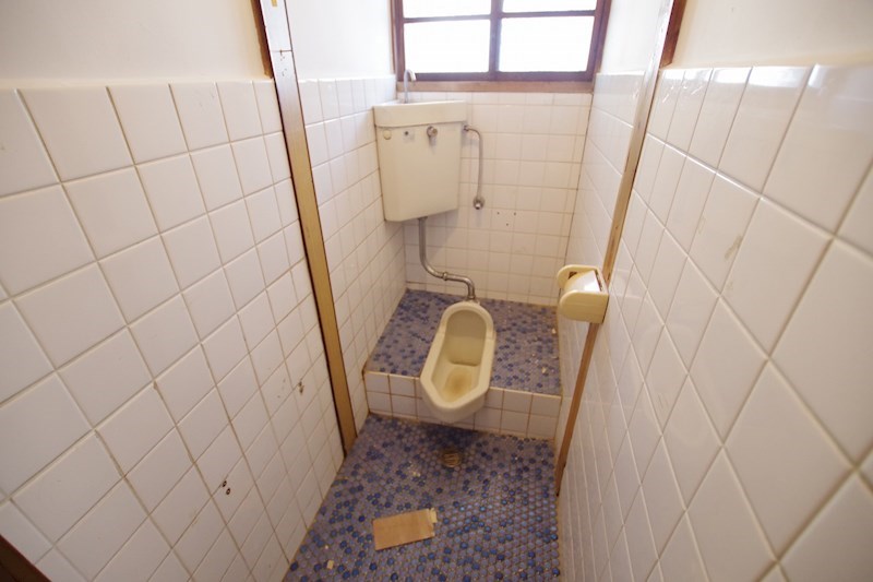 京阪本線 光善寺駅 徒歩4分 2階建 築59年のトイレ写真