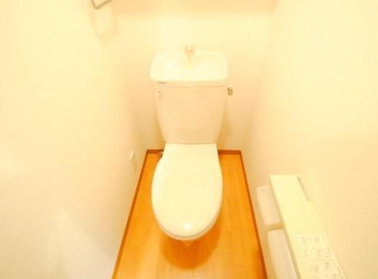 ＪＲ大阪環状線 福島駅 徒歩5分 9階建 築25年のトイレ写真