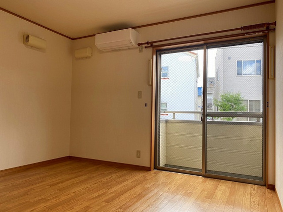 メゾンさつきの居間写真