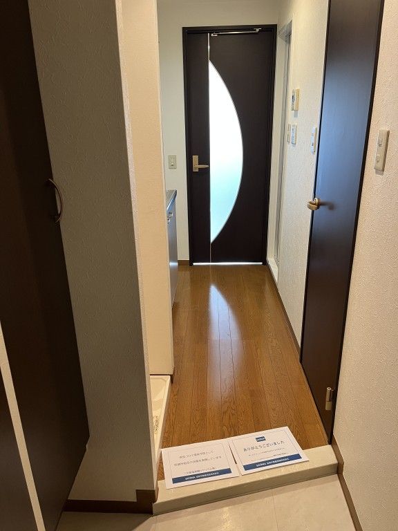 クレセント小台の玄関写真