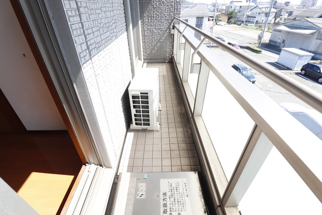 バルコニー　日当たりの良いバルコニーです♪