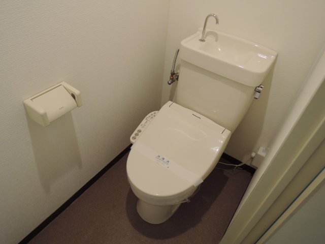 ＪＲ東海道本線 高槻駅 徒歩5分 6階建 築36年のトイレ写真