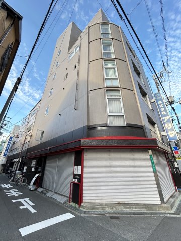 大阪ハウス本館の外観写真