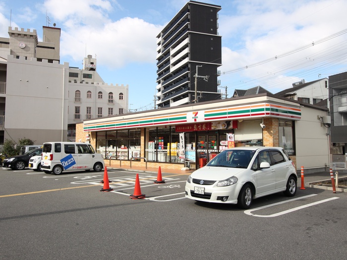 コンビニ　セブンイレブン（コンビニ）まで250m