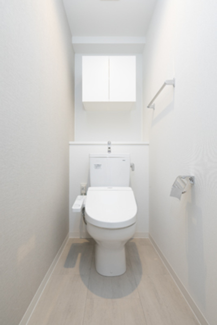 ＪＲ中央線 西荻窪駅 徒歩3分 10階建 築9年のトイレ写真