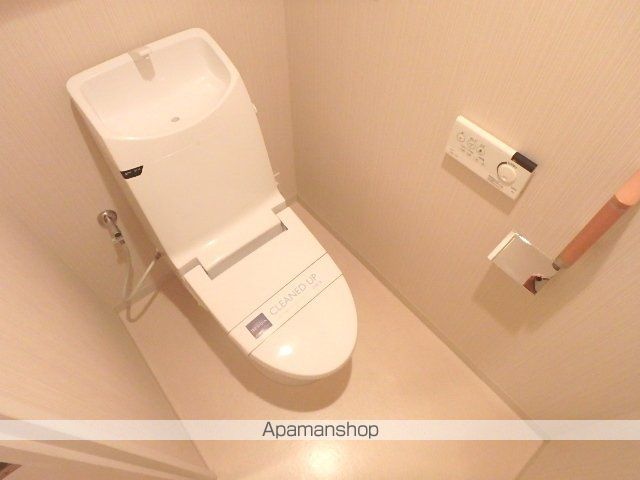ＪＲ山手線 大塚駅 徒歩10分 22階建 築18年のトイレ写真