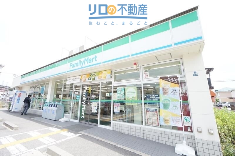 コンビニ　ファミリーマート宝塚警察署前店（コンビニ）まで274m