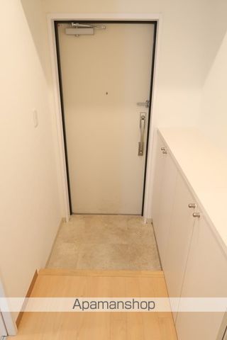 地下鉄東山線 上社駅 徒歩8分 14階建 築11年の玄関写真