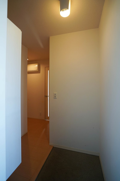玄関　同じ建物の別のお部屋