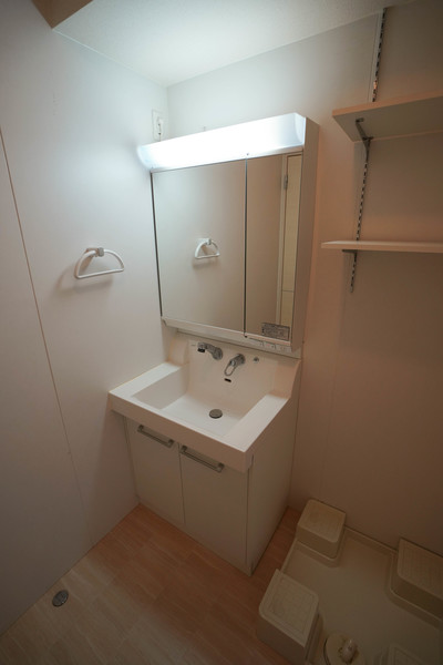 洗面設備　同じ建物の別のお部屋