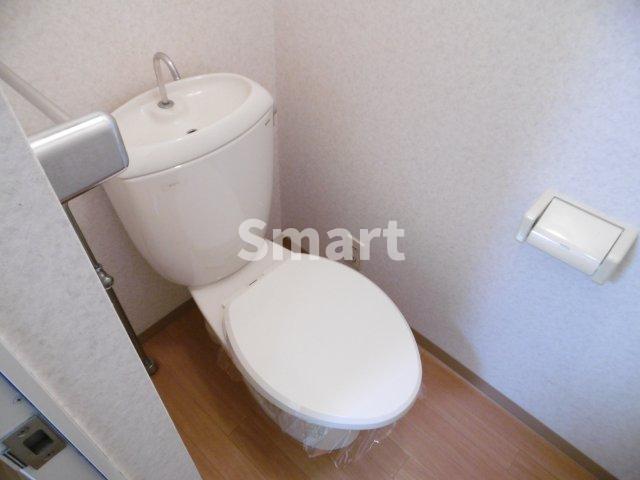 ＪＲ中央線 中野駅 徒歩6分 2階建 築38年のトイレ写真