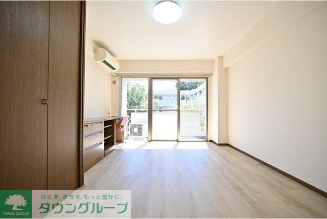 クレセントコート川崎の居間写真