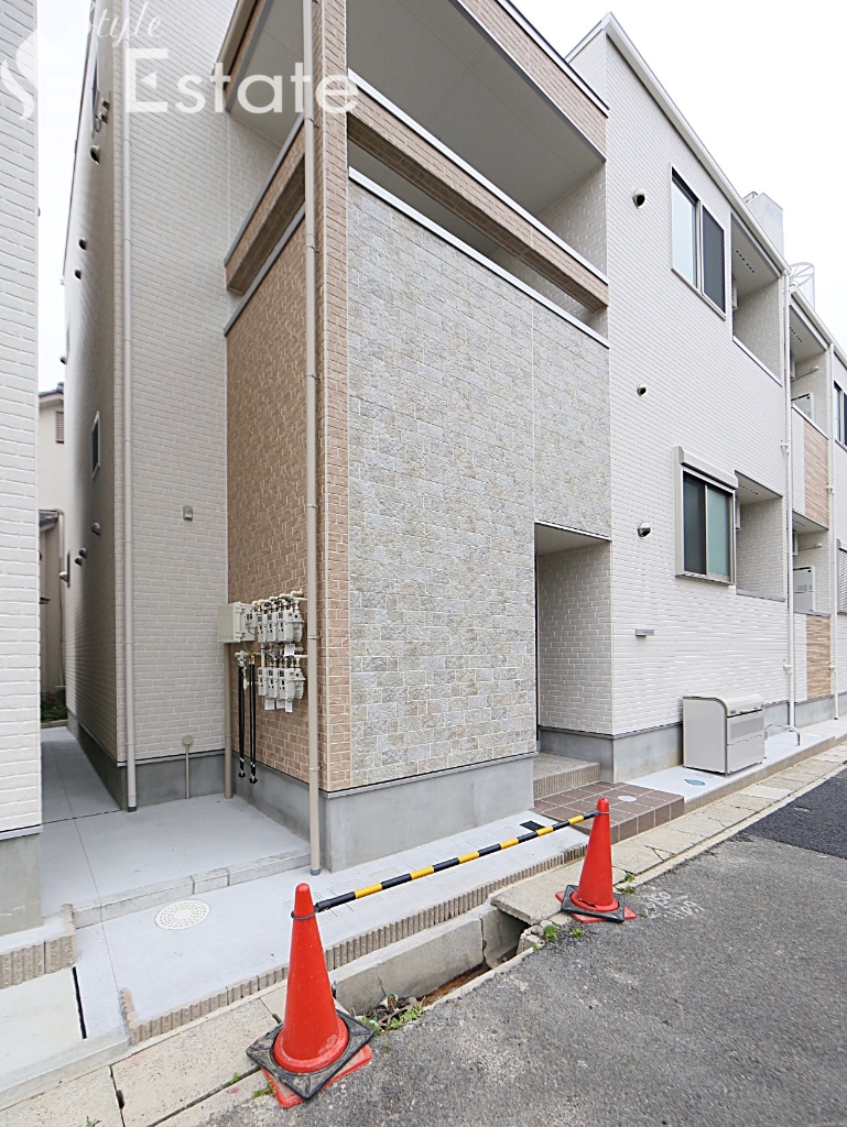建物外観　デザイナーズアパート　オートロック
