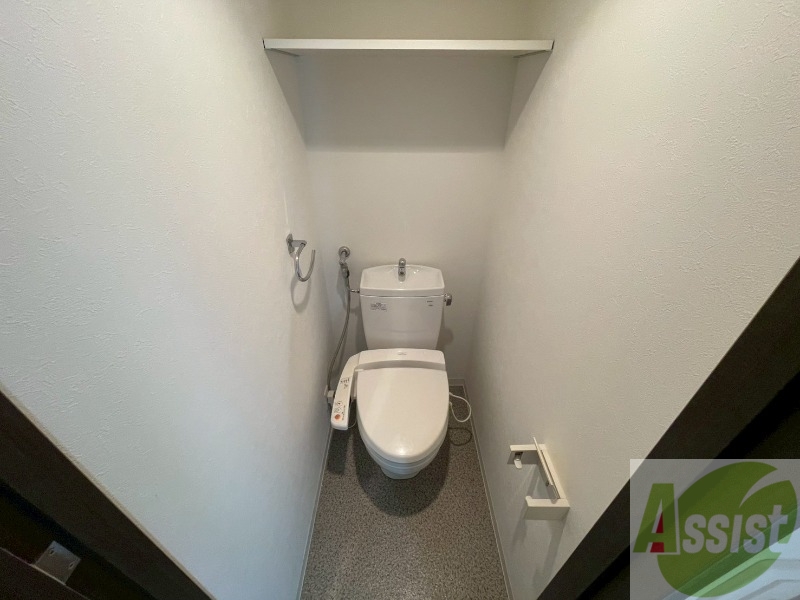トイレ　ウォシュレット機能がついたトイレです。安心して使用できます。