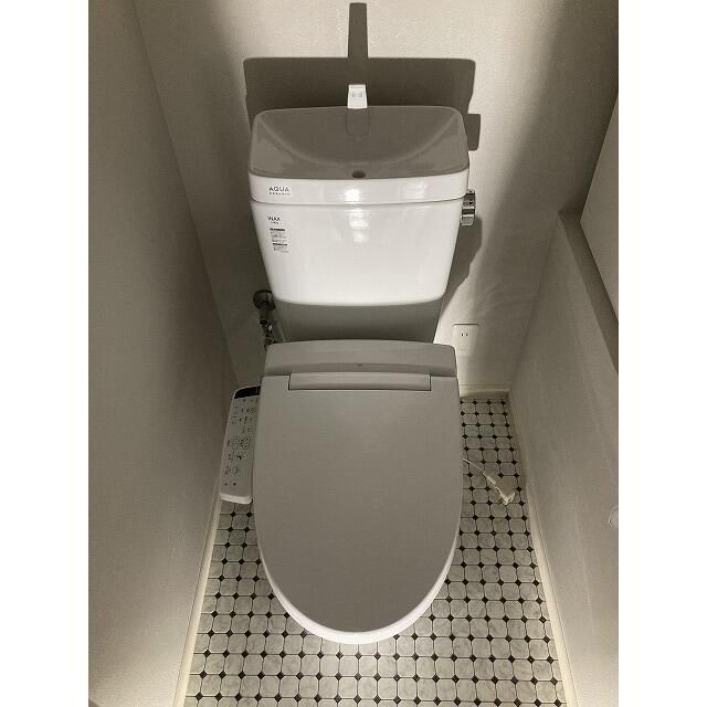 ＪＲ京浜東北線 赤羽駅 徒歩7分 4階建 築5年のトイレ写真