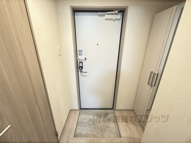 ハーモニーテラス西院四条畑町の玄関写真